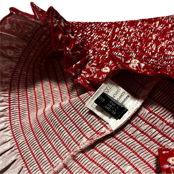 Shirred Red Floral Bando Crop Top - Picture 2 of 3